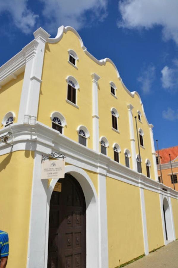 City Views Spacious Mezzanine Apartments Willemstad Exterior foto